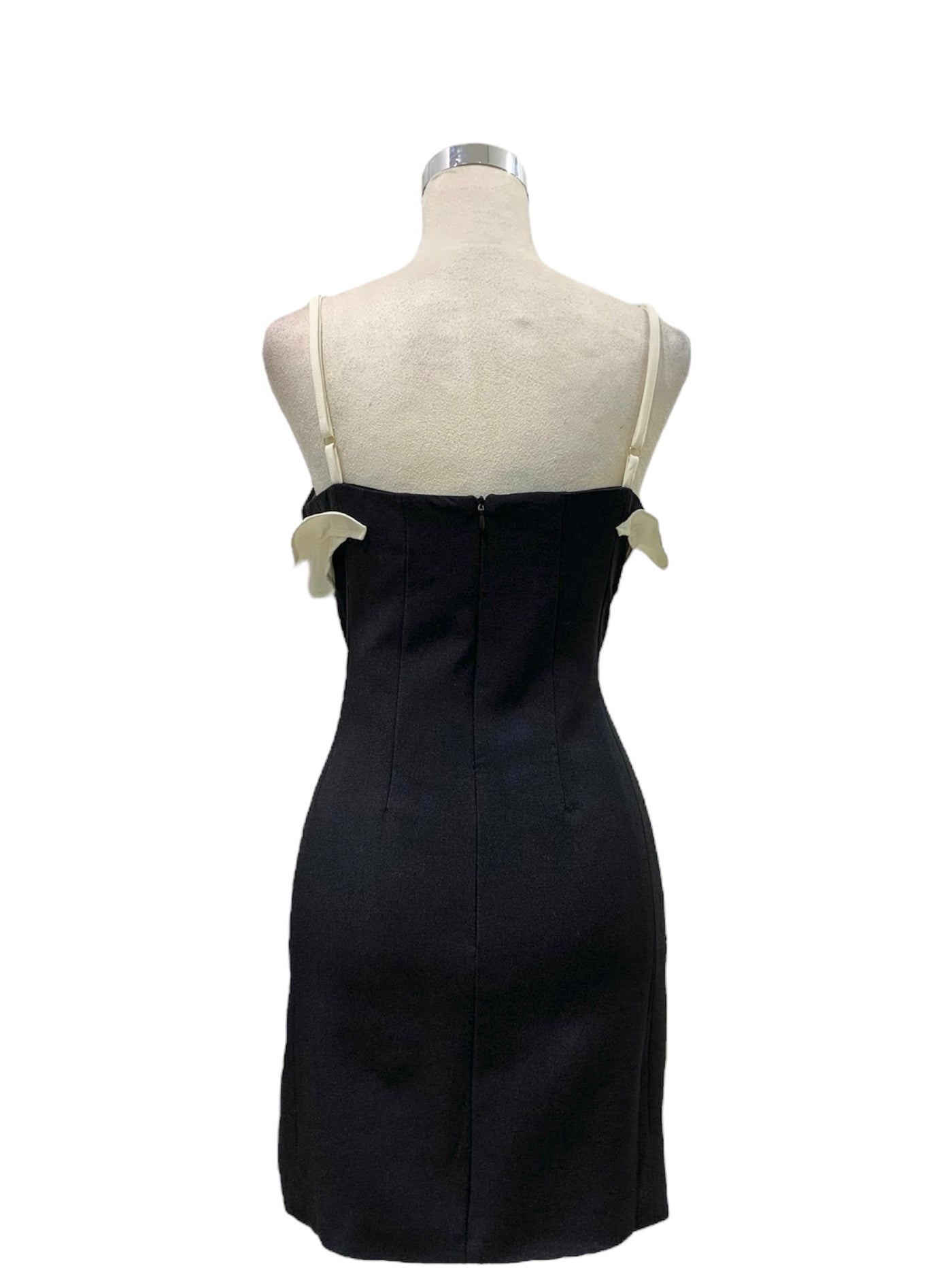 Vestido Elegancia Negra Perla