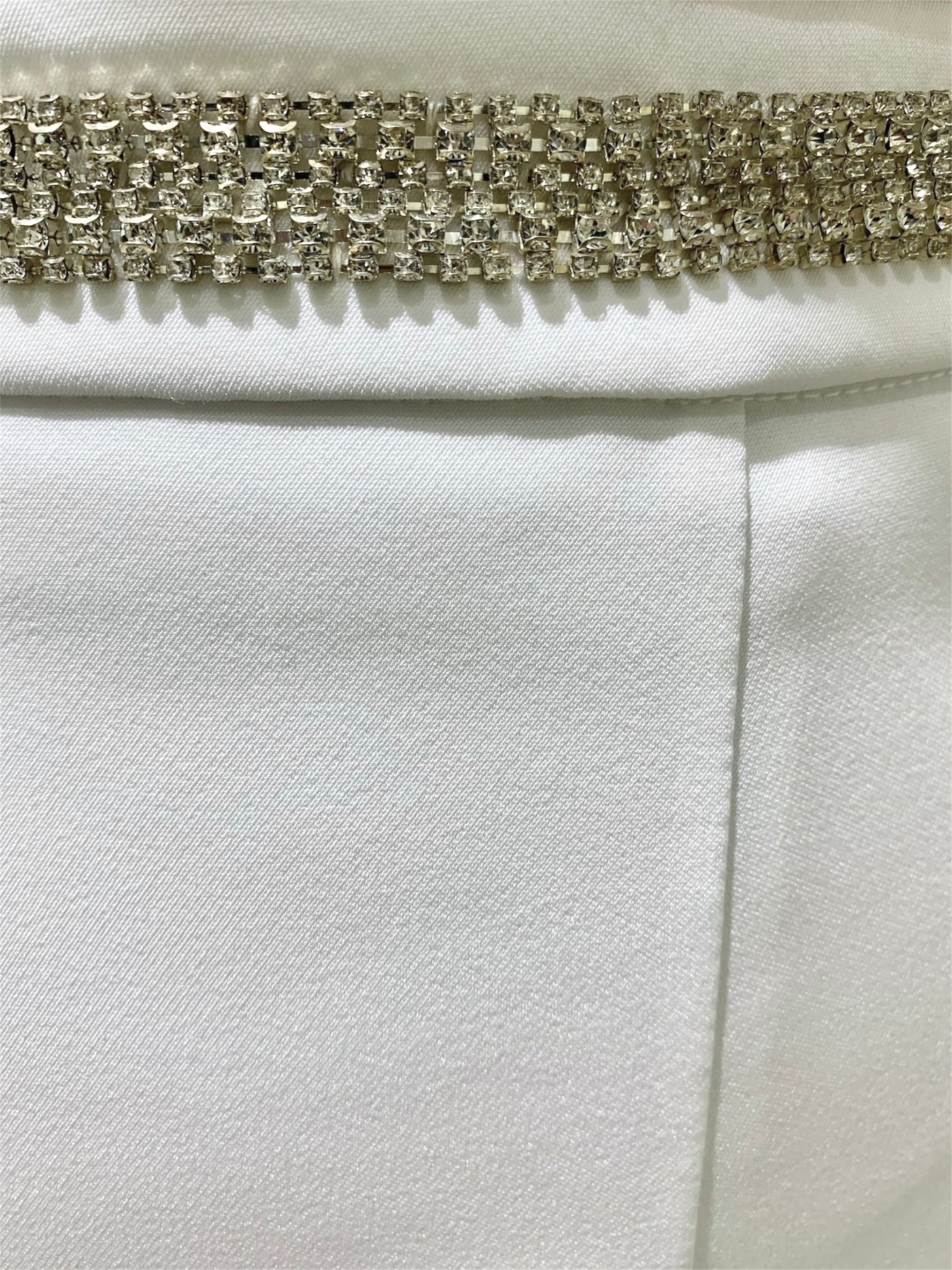 Short Blanco Luz Lunar