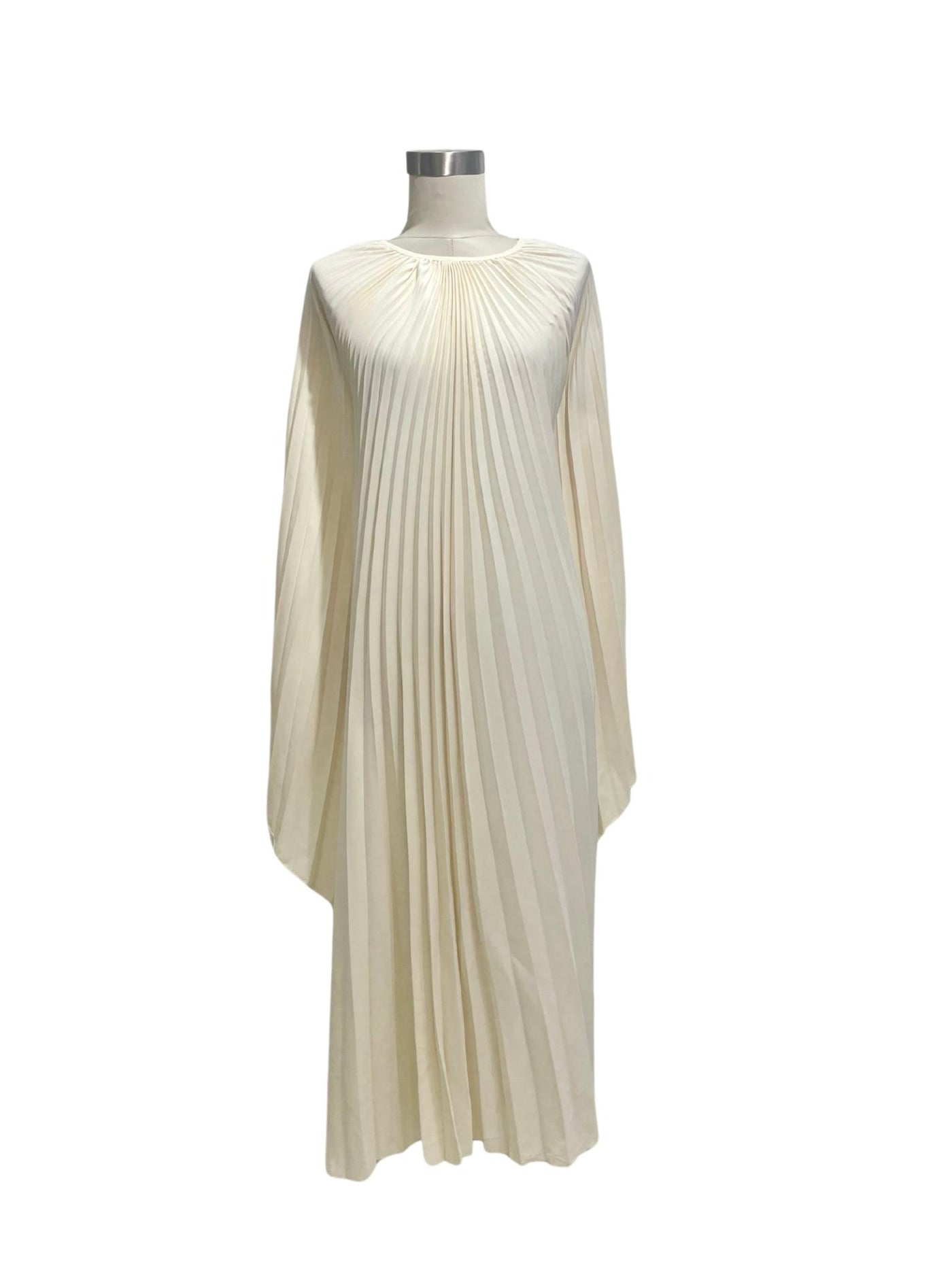 Vestido Beige Plisado Fluidez Chic