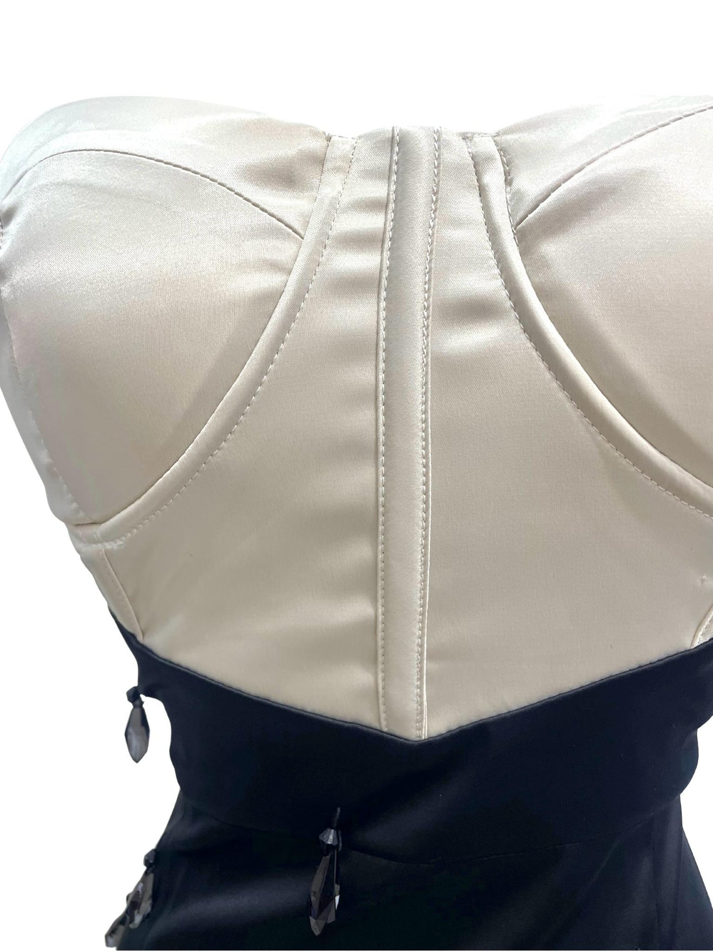 Vestido Contraste Elegante