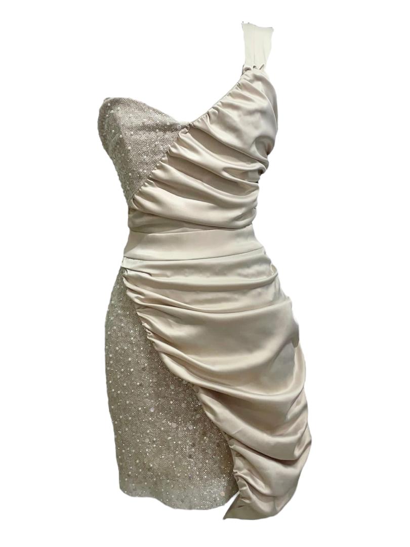 Vestido beige Elegancia Asimétrica